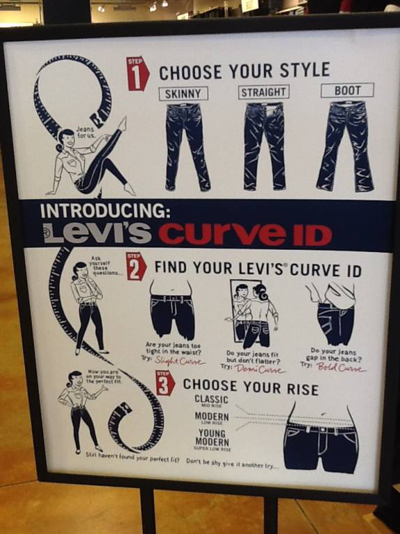 Cartaz explicativo na loja da Levi's, em Outlet da região de Austin, no Texas, nos Estados Unidos